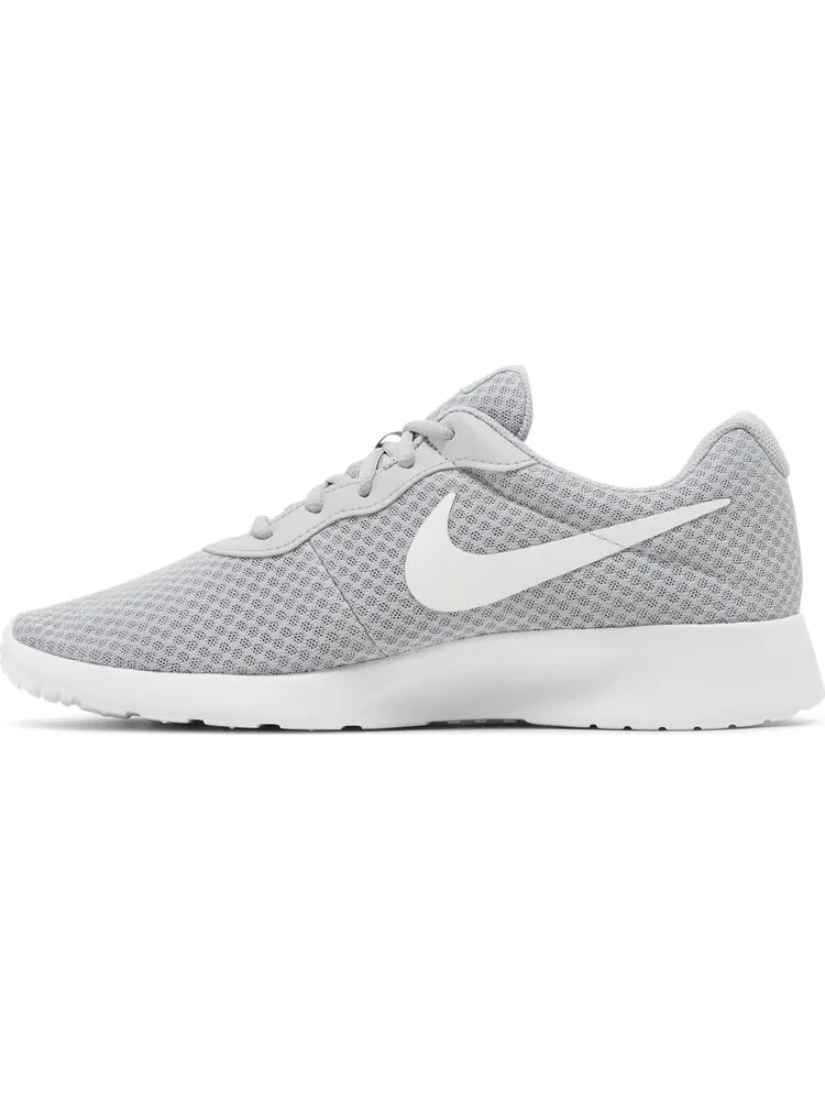 Кроссовки Nike Tanjun 'Wolf Grey' — изображение 3 из 8, серый