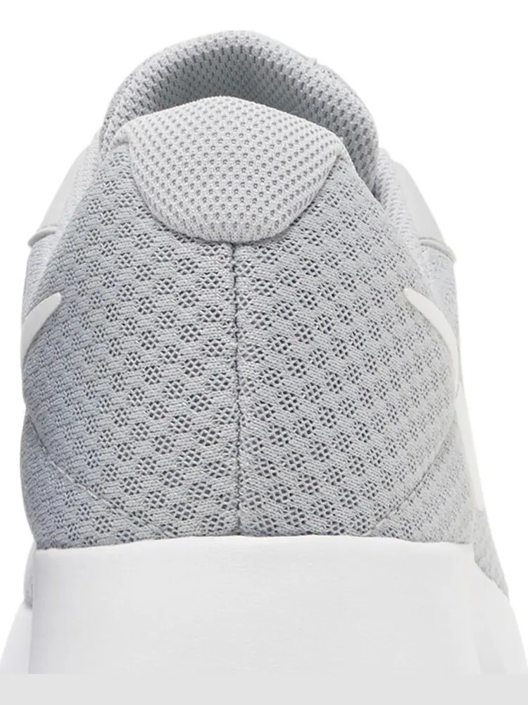 Кроссовки Nike Tanjun 'Wolf Grey' — изображение 7 из 8, серый