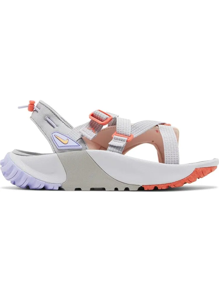 Сандалии Nike Wmns Oneonta Sandal 'Flat Silver Arctic Orange' — изображение 1 из 8, серебряный