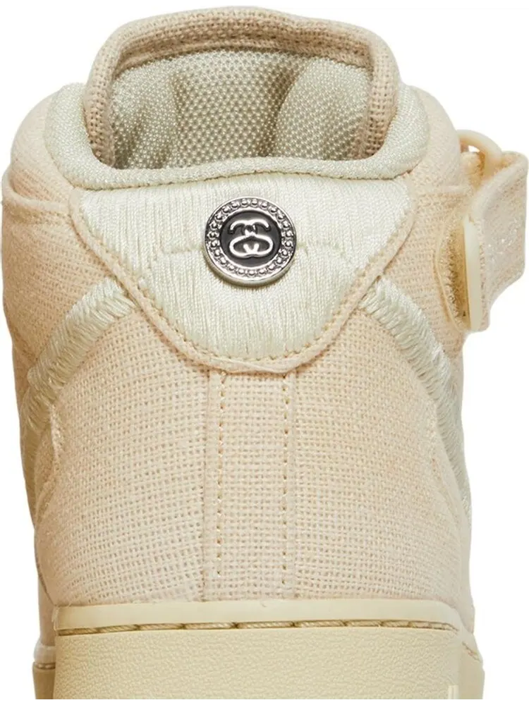 Кроссовки Nike Stussy x Air Force 1 Mid 'Fossil' — изображение 7 из 8, загар