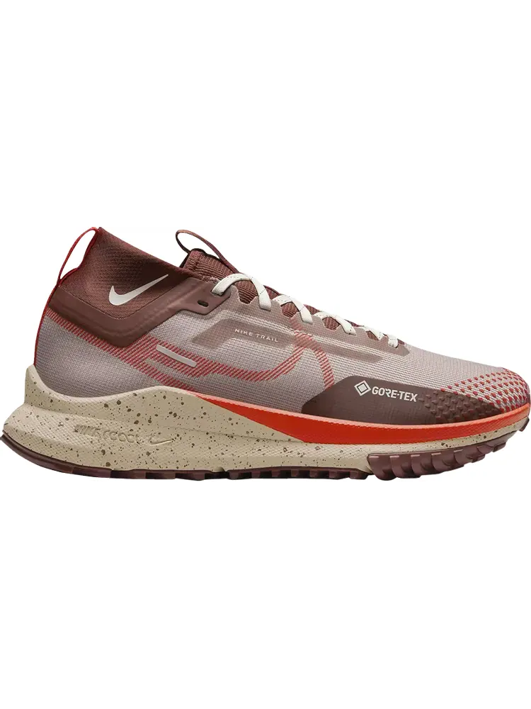 Кроссовки Wmns React Pegasus Trail 4 GORE-TEX 'Diffused Taupe Picante Red' — изображение 1 из 1, бежевый
