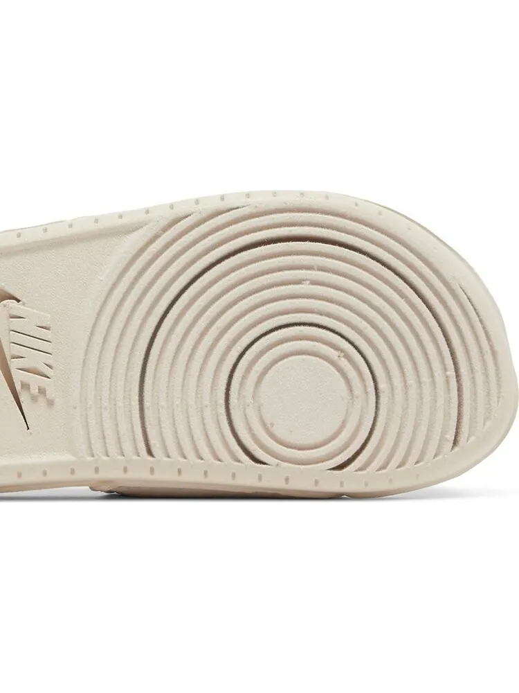 Сандалии Nike Wmns OffCourt Slide SE 'Light Orewood Brown' — изображение 5 из 8, коричневый