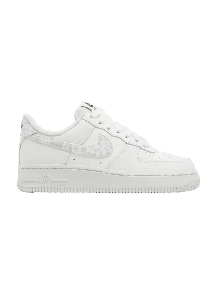 Кроссовки Nike Wmns Air Force 1 Low 'White Paisley' — изображение 1 из 9, белый/черный/белый/серый