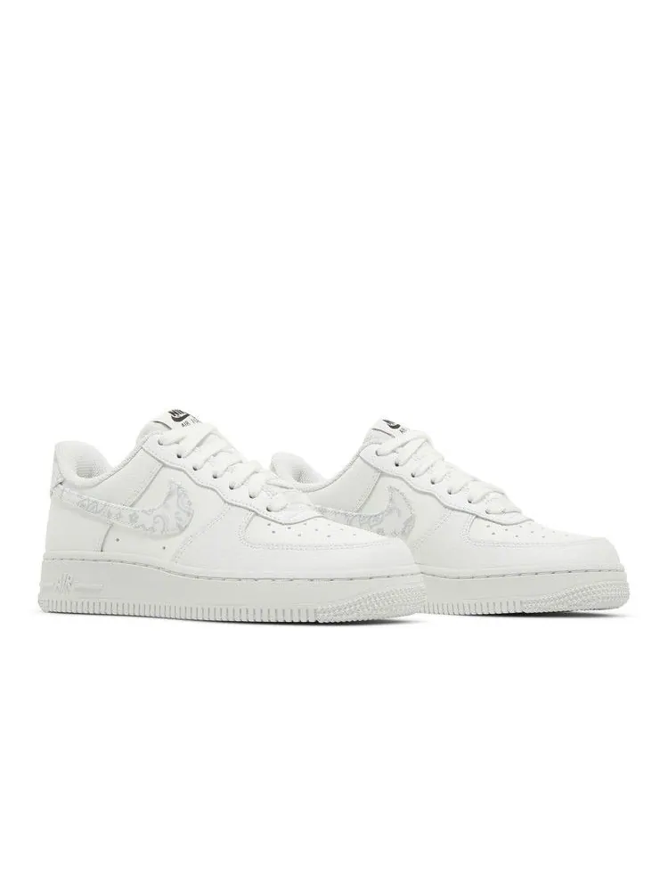 Кроссовки Nike Wmns Air Force 1 Low 'White Paisley' — изображение 9 из 9, белый/черный/белый/серый