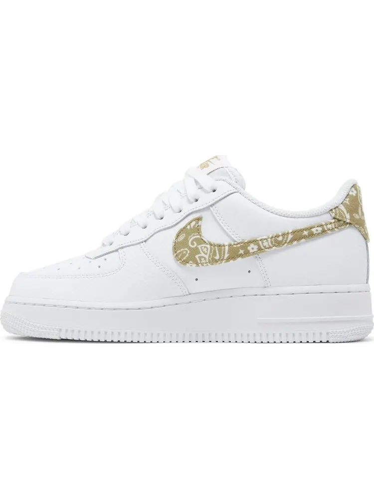 Кроссовки Nike Wmns Air Force 1 '07 Essential 'Barely Paisley' — изображение 3 из 8, белый