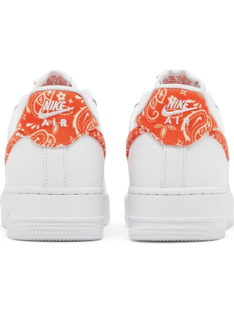 Кроссовки Nike Wmns Air Force 1 '07 'Rush Orange Paisley' — изображение 6 из 8, белый