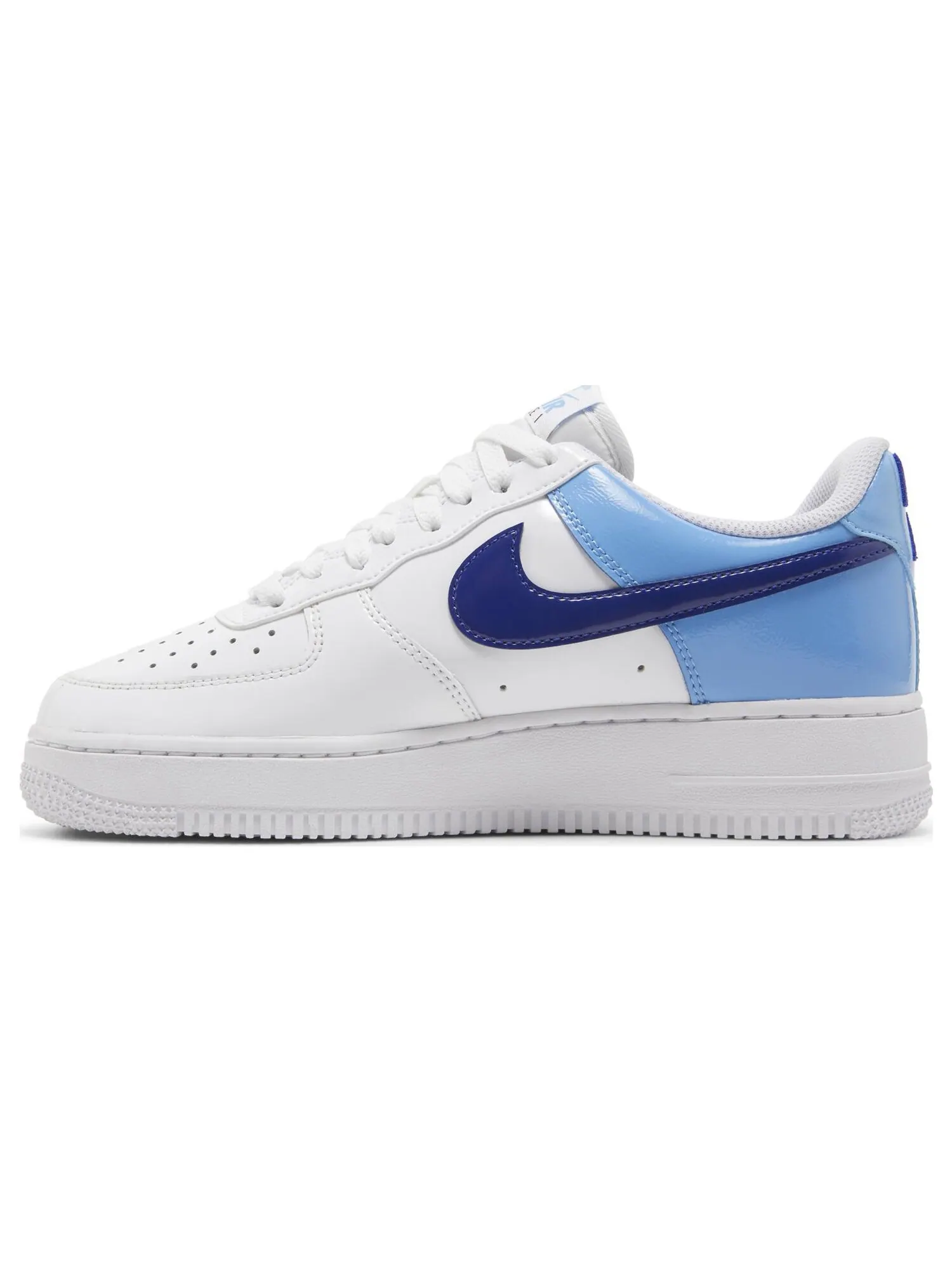 Кроссовки Nike Wmns Air Force 1 '07 Essential 'University Blue Concord' — изображение 3 из 8, белый