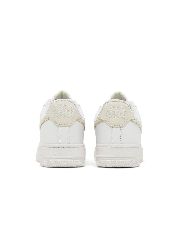 Кроссовки Nike Wmns Air Force 1 '07 ESS 'Cross Stitch - White Fossil' — изображение 7 из 9, белый