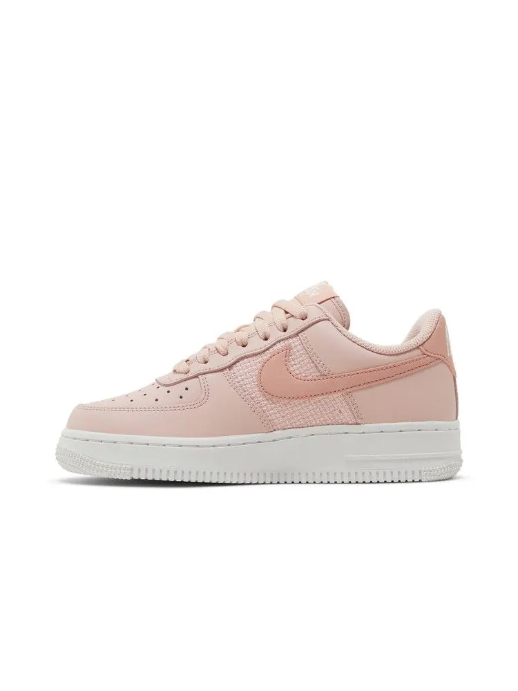 Кроссовки Nike Wmns Air Force 1 '07 ESS 'Cross Stitch - Pink Oxford' — изображение 4 из 9, розовый/белый/розовый
