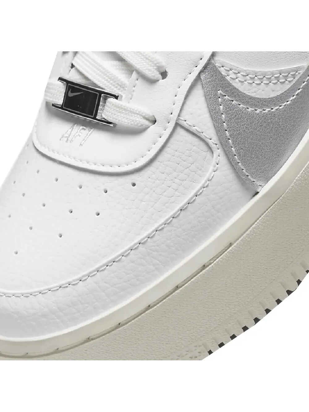 Кроссовки Nike Air Force 1 PLT.AF.ORM — изображение 7 из 8, белый/серый