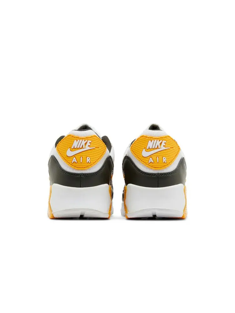 Кроссовки Nike Air Max 90 'University Gold' — изображение 7 из 9, белый//золотистый