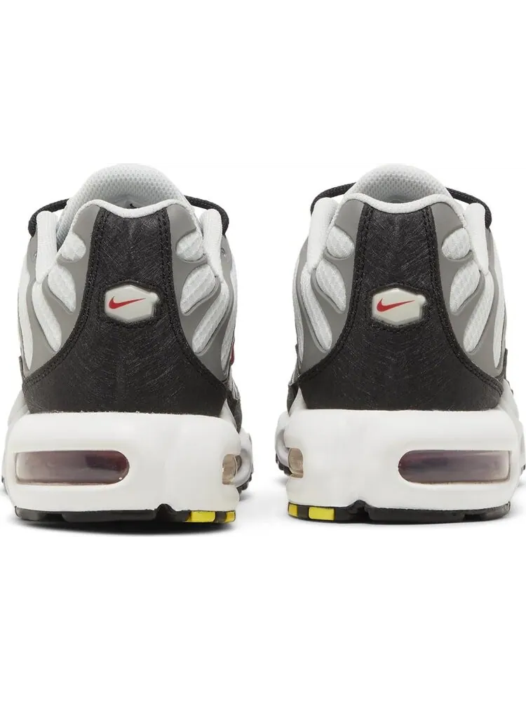 Кроссовки Nike Air Max Plus 'Photon Dust Particle Grey' — изображение 6 из 8, серый