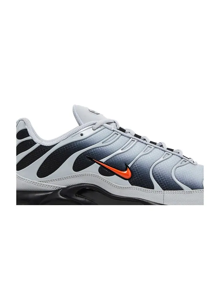 Кроссовки Nike Air Max Plus Wolf Grey Picante Red — изображение 2 из 6, серый красный
