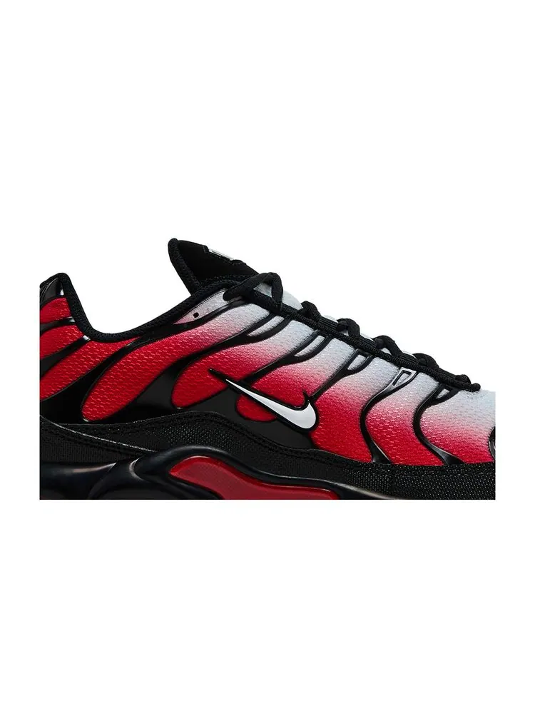 Кроссовки Air Max Plus 'Pure Platinum University Red' — изображение 2 из 8, платиновый красный