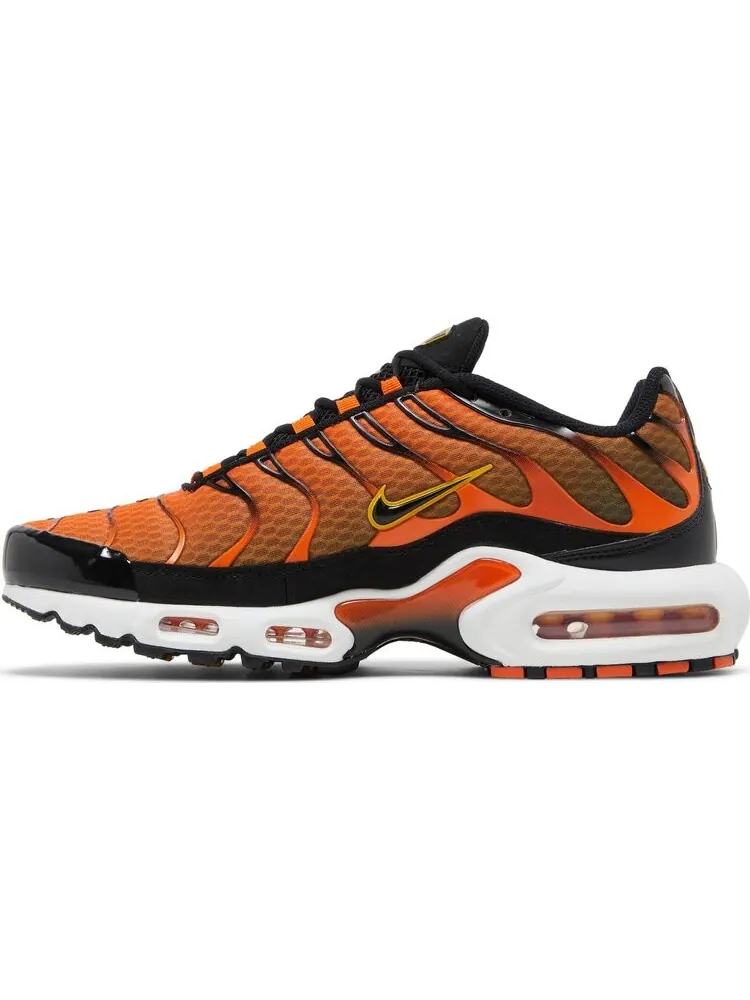 Кроссовки Nike Air Max Plus 'Safety Orange Black' — изображение 3 из 8, оранжевый