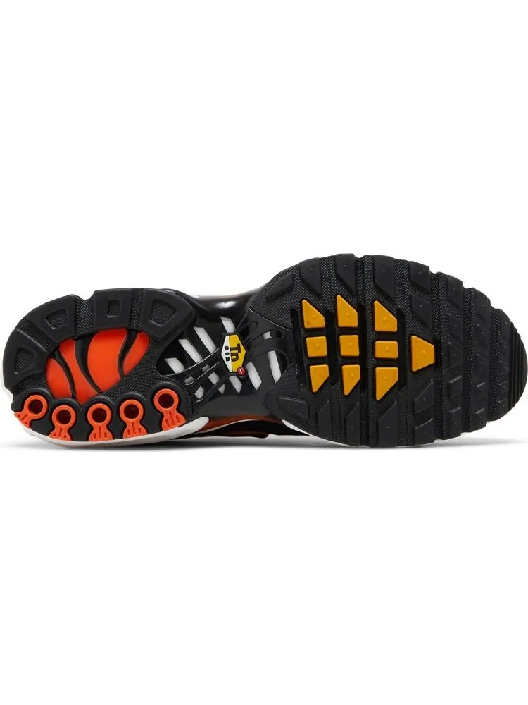 Кроссовки Nike Air Max Plus 'Safety Orange Black' — изображение 4 из 8, оранжевый
