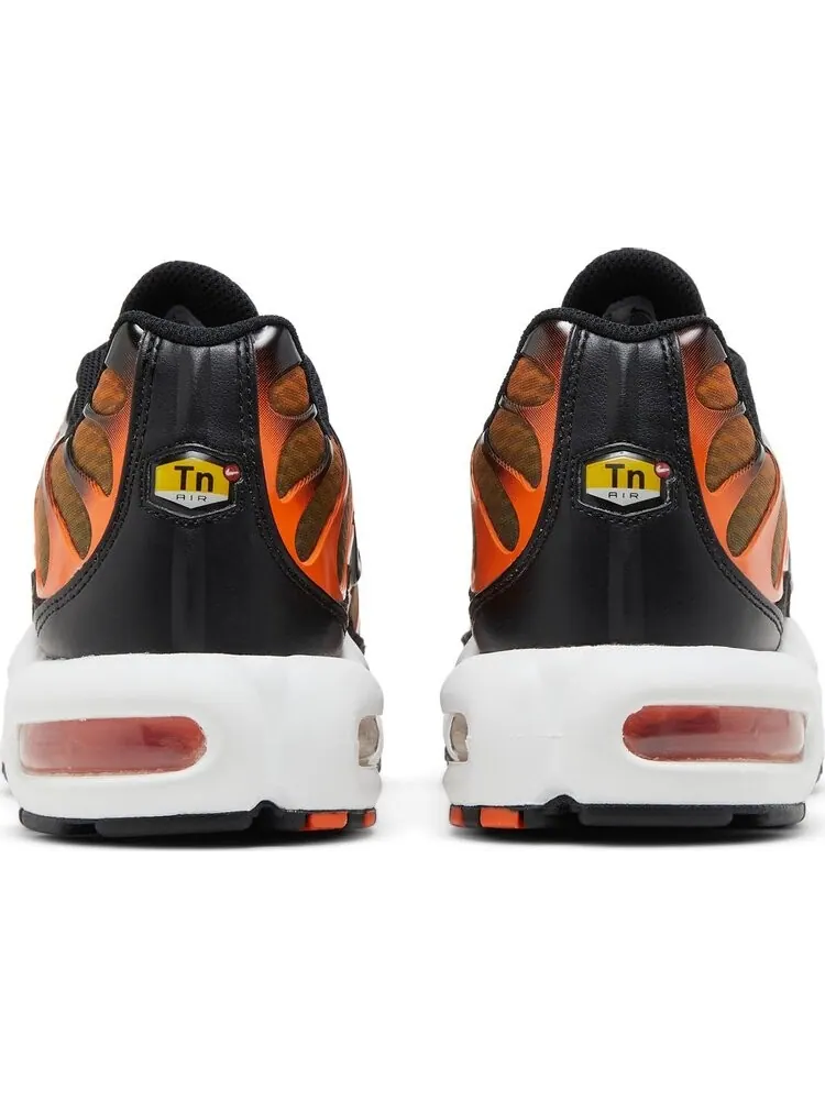 Кроссовки Nike Air Max Plus 'Safety Orange Black' — изображение 6 из 8, оранжевый
