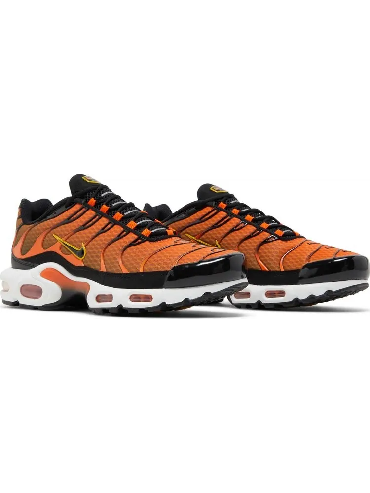 Кроссовки Nike Air Max Plus 'Safety Orange Black' — изображение 8 из 8, оранжевый