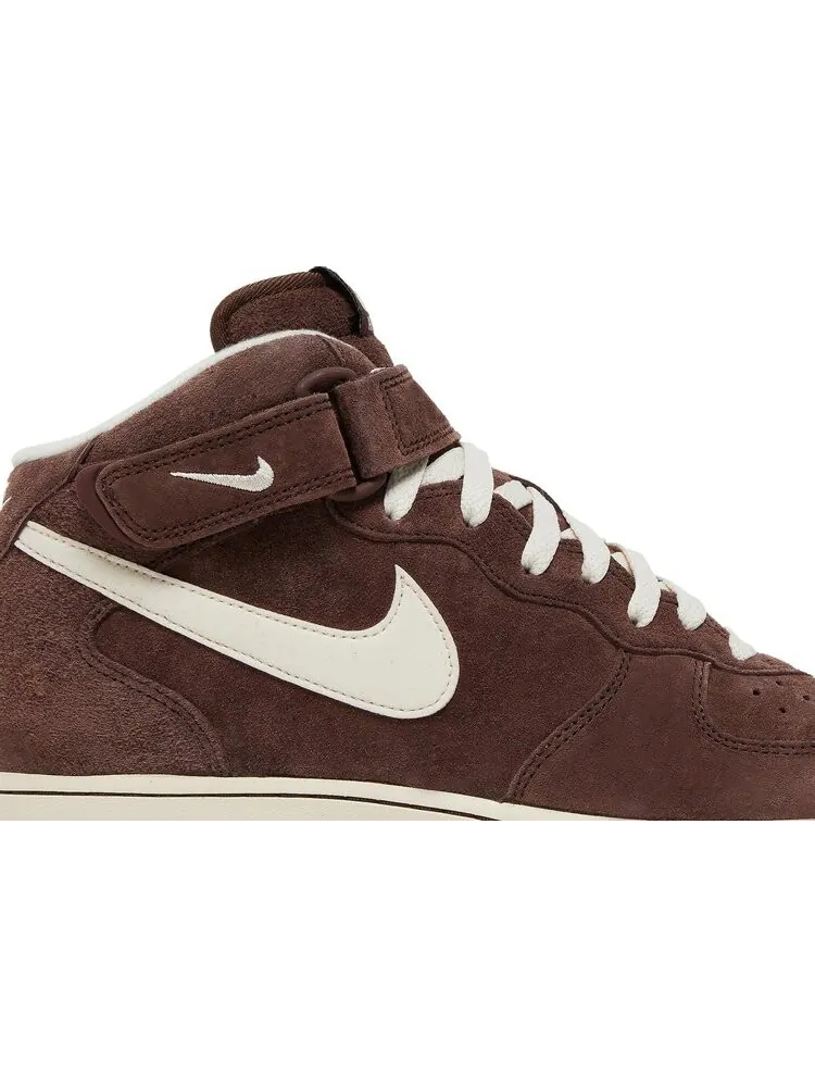 Кроссовки Nike Air Force 1 Mid 'Chocolate' — изображение 2 из 10, коричневый