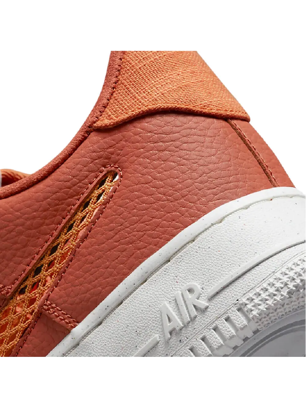 Кеды Nike Air Force 1 07 LV8 Next Nature — изображение 7 из 9, белый/темно-красный
