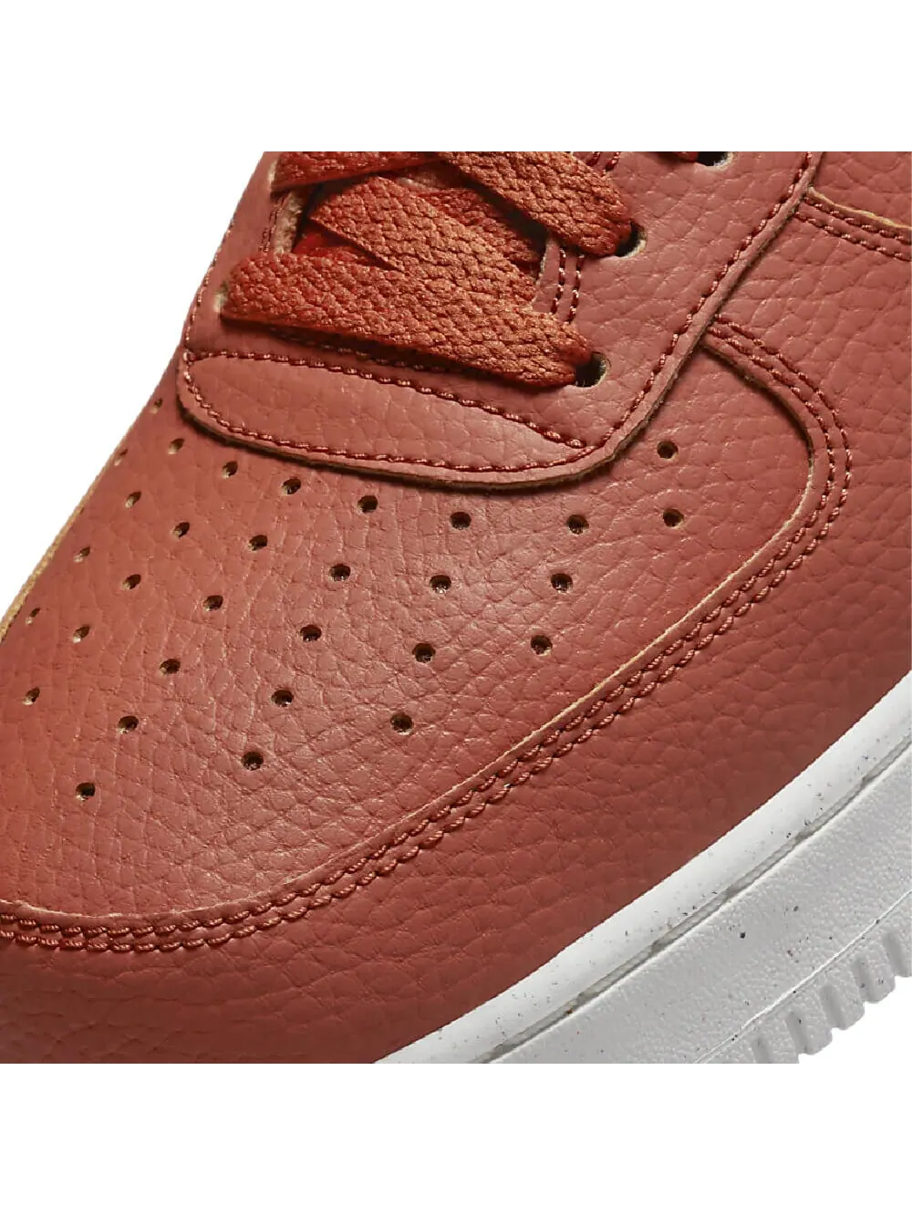 Кеды Nike Air Force 1 07 LV8 Next Nature — изображение 9 из 9, белый/темно-красный