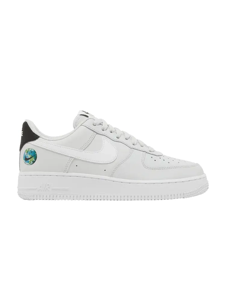 Кроссовки Nike Air Force 1 '07 LV8 2 'Have A Nike Day - Earth' — изображение 1 из 9, белый/черный