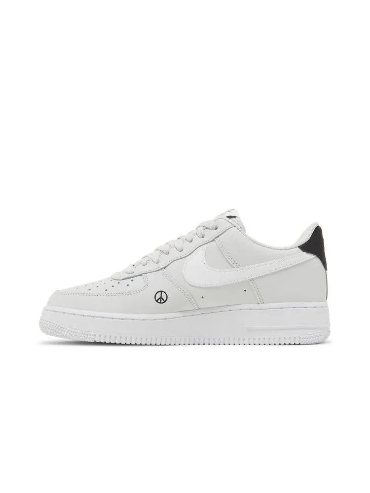 Кроссовки Nike Air Force 1 '07 LV8 2 'Have A Nike Day - Earth' — изображение 4 из 9, белый/черный