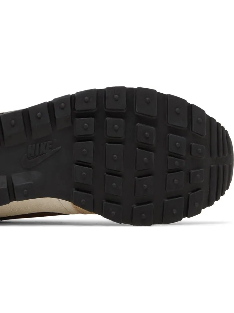 Кроссовки Nike Air Pegasus 83 'Sail Light Chocolate' — изображение 5 из 8, загар