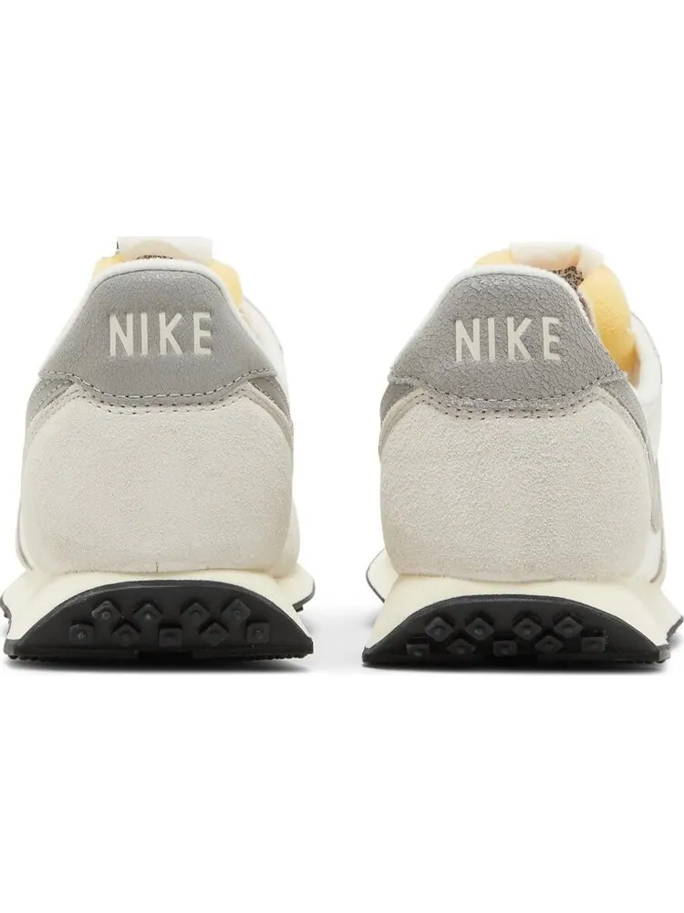 Кроссовки Nike Waffle Trainer 2 SE 'Sail Light Bone' — изображение 6 из 8, бежевый