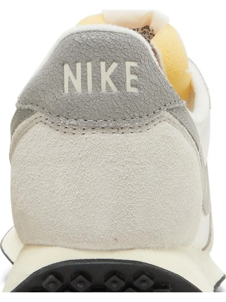 Кроссовки Nike Waffle Trainer 2 SE 'Sail Light Bone' — изображение 7 из 8, бежевый