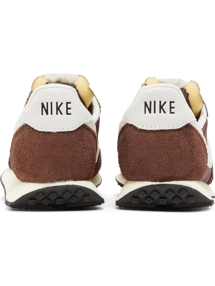 Кроссовки Nike Waffle Trainer 2 SE 'Burgundy Crush' — изображение 6 из 8, красный