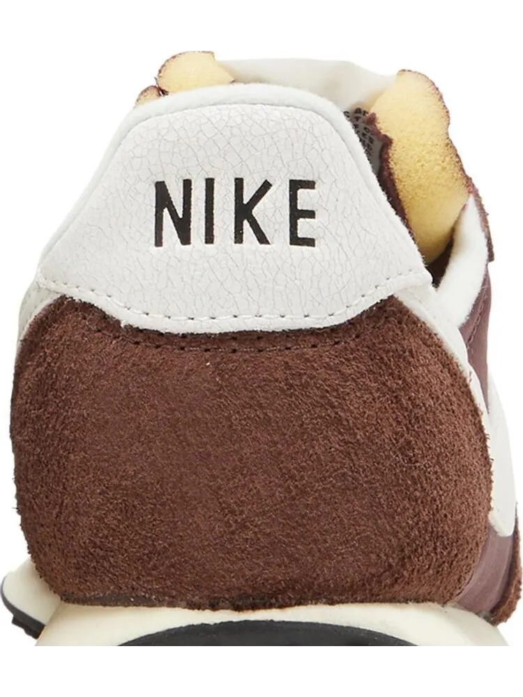 Кроссовки Nike Waffle Trainer 2 SE 'Burgundy Crush' — изображение 7 из 8, красный
