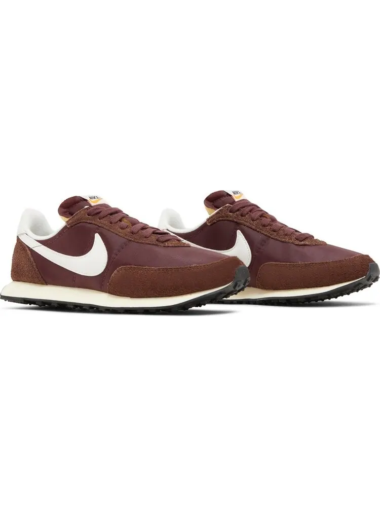 Кроссовки Nike Waffle Trainer 2 SE 'Burgundy Crush' — изображение 8 из 8, красный