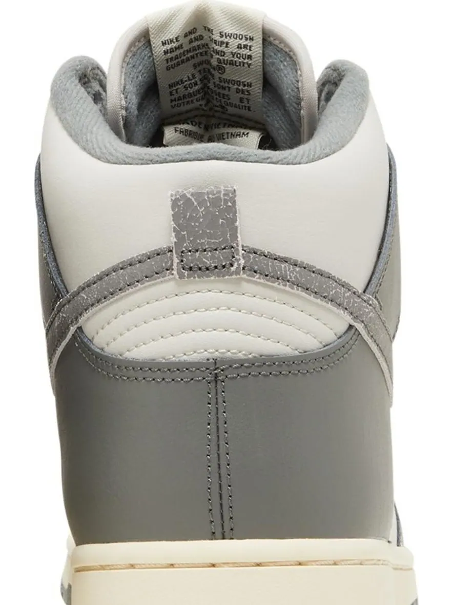 Кроссовки Nike Dunk High SE 'Light Bone' — изображение 7 из 8, серый