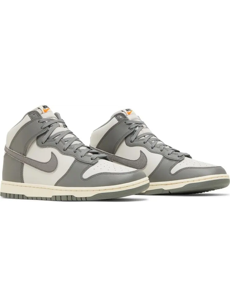 Кроссовки Nike Dunk High SE 'Light Bone' — изображение 8 из 8, серый