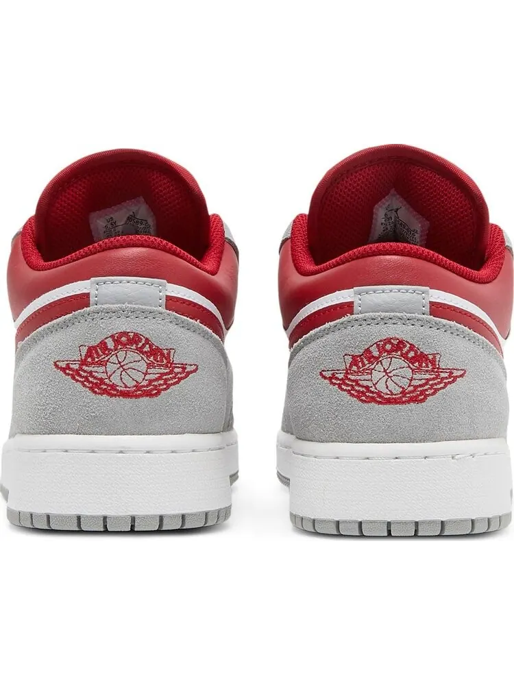 Кроссовки Air Jordan 1 Low SE GS Light Smoke Grey Gym Red — изображение 6 из 8, серый