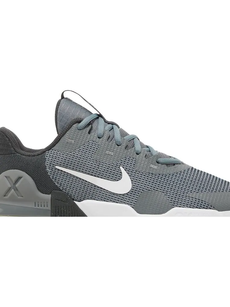 Кроссовки Nike Air Max Alpha Trainer 5 'Smoke Grey' — изображение 2 из 8, серый
