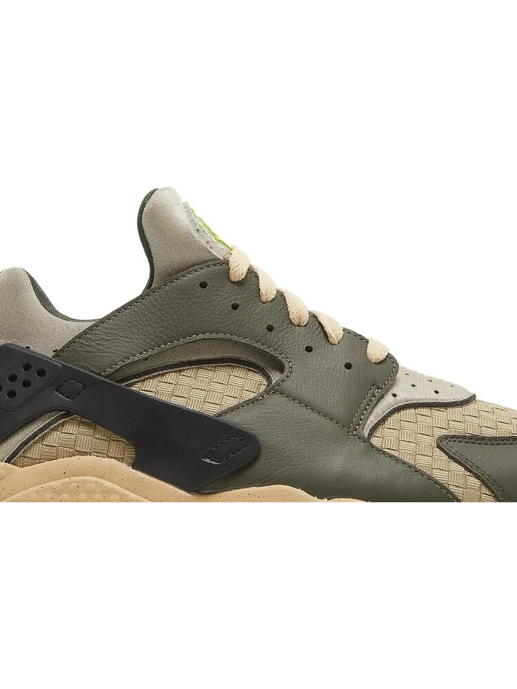 Кроссовки Nike Air Huarache Crater Premium 'Cargo Khaki' — изображение 2 из 8, зеленый