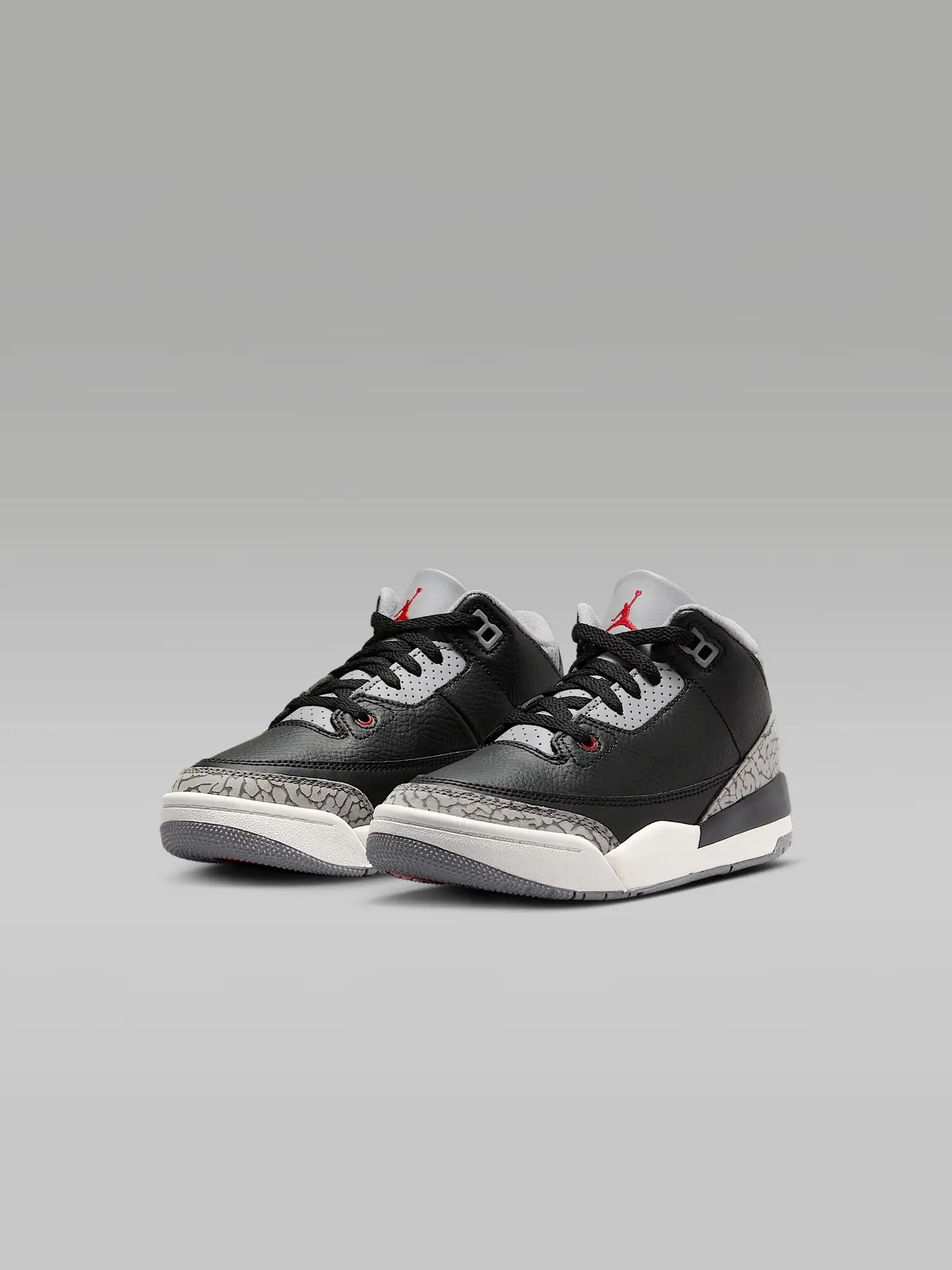 Кроссовки для детей Nike Air Jordan 3 Retro 'Black Cement' — изображение 2 из 8, черный/серый