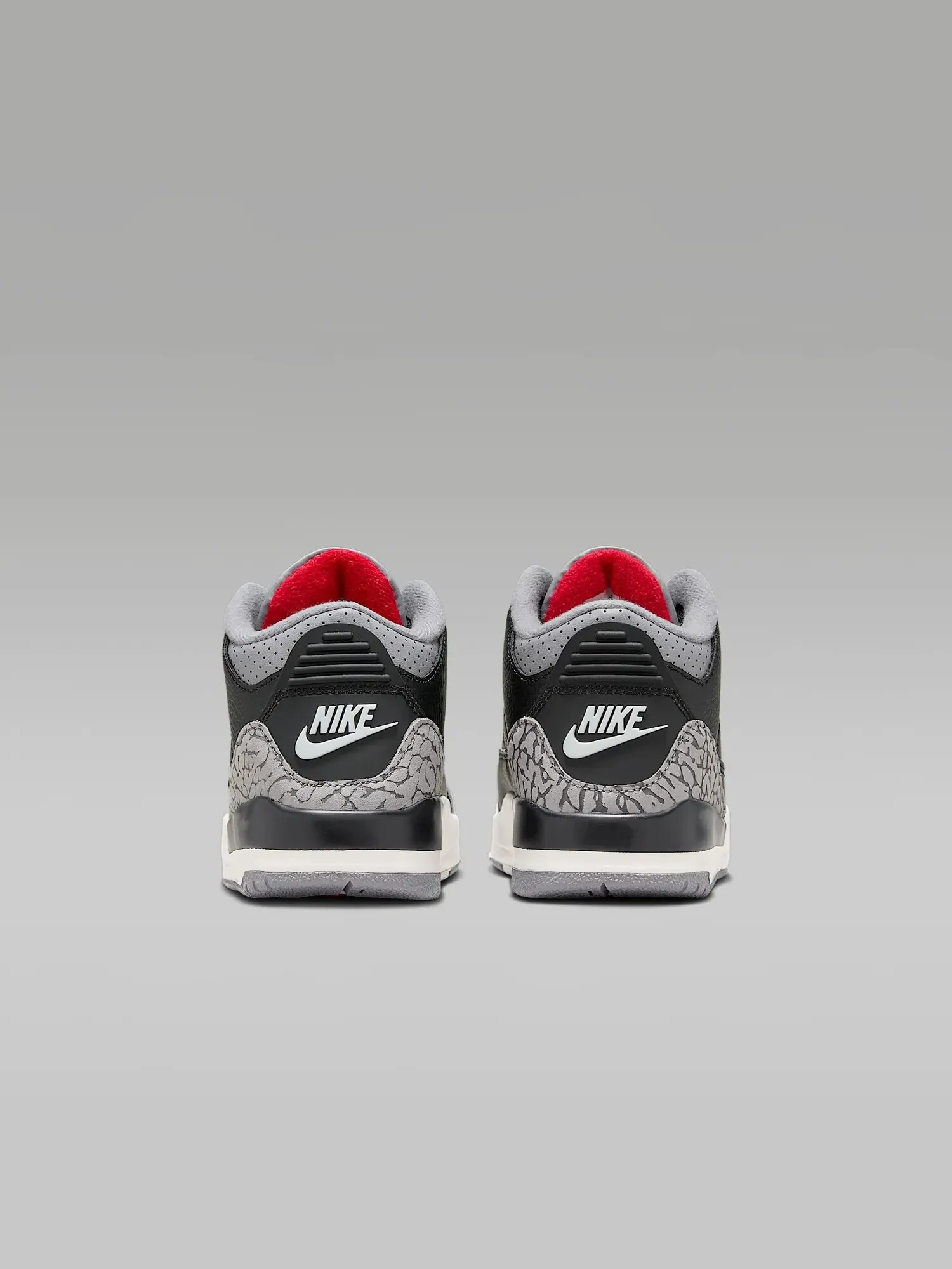 Кроссовки для детей Nike Air Jordan 3 Retro 'Black Cement' — изображение 5 из 8, черный/серый