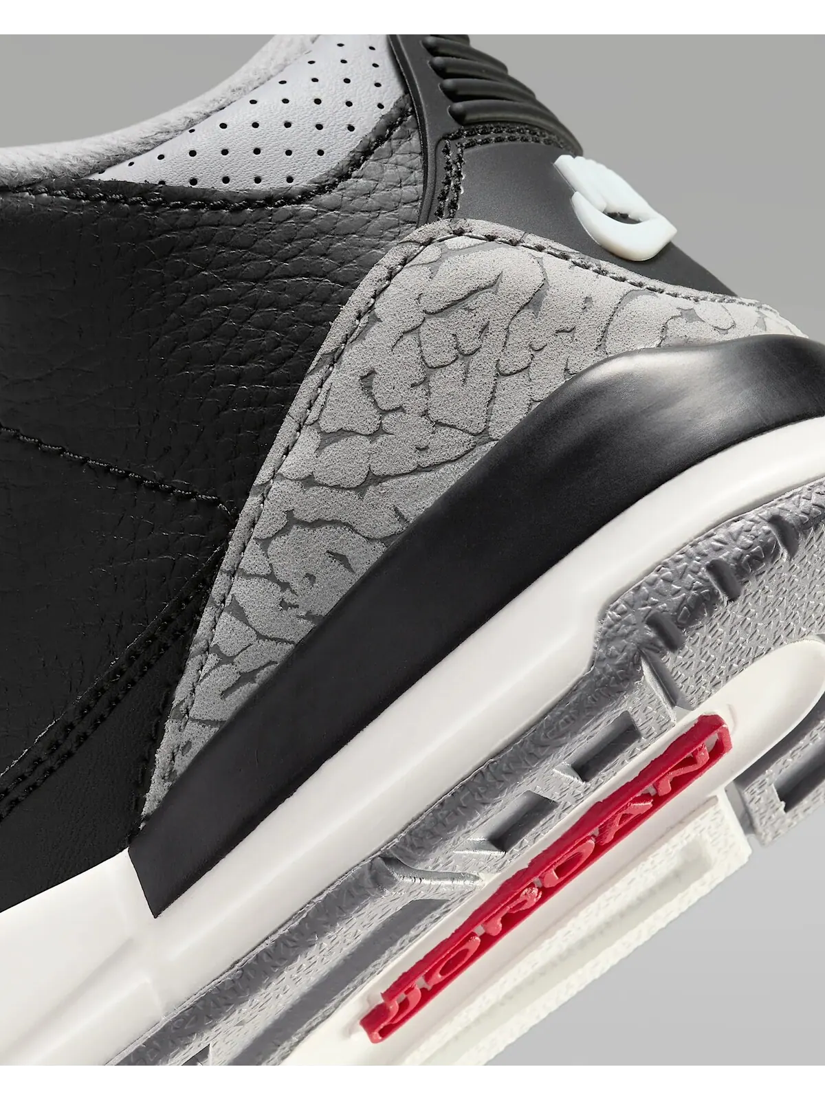 Кроссовки для детей Nike Air Jordan 3 Retro 'Black Cement' — изображение 8 из 8, черный/серый