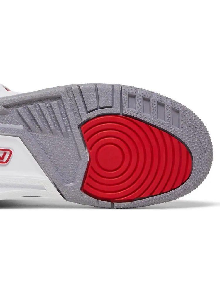 Кроссовки Air Jordan 3 Retro GS Fire Red 2022 — изображение 5 из 8, белый