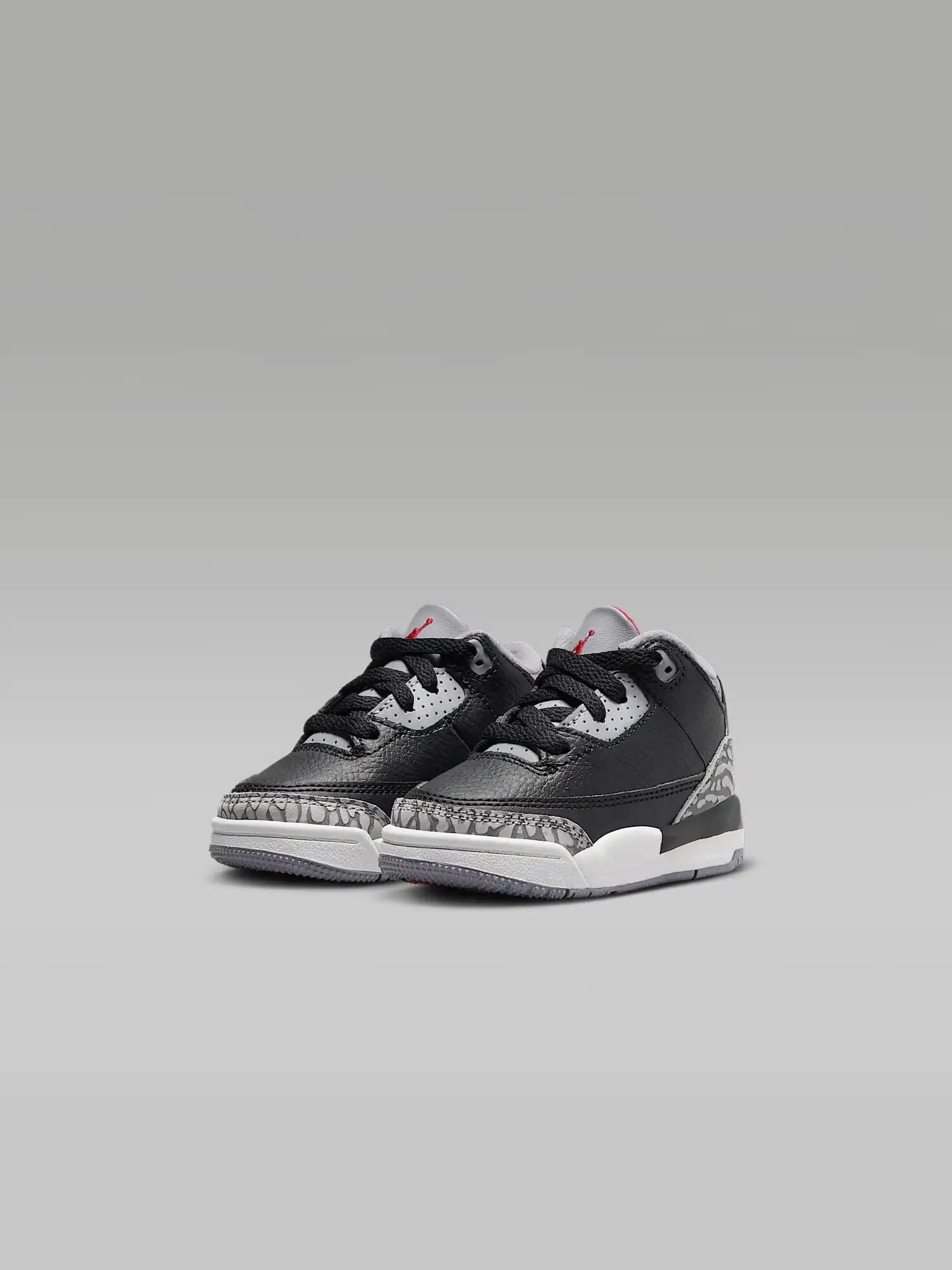 Кроссовки для малышей Nike Air Jordan 3 Retro 'Black Cement' — изображение 2 из 7, черный/серый