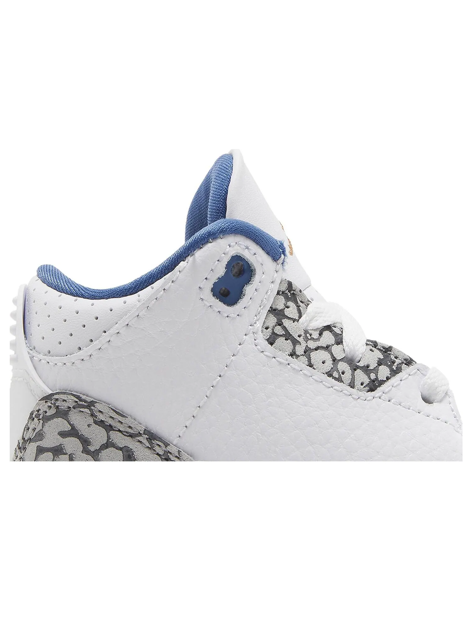 Кроссовки Air Jordan 3 Retro TD 'Washington Wizards' — изображение 2 из 8, белый