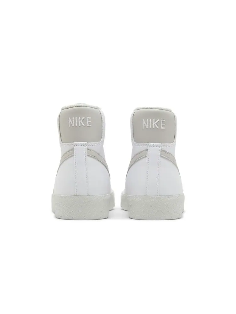 Кроссовки Nike Blazer Mid '77 SE GS 'White Light Bone' — изображение 7 из 9, белый/светлый