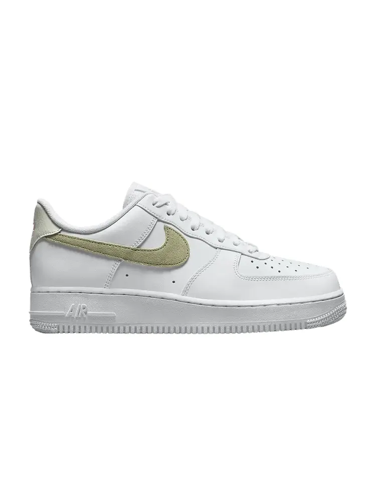 Кроссовки Nike Wmns Air Force 1 '07 'White Olive Aura' — изображение 1 из 1, белый/оливковый