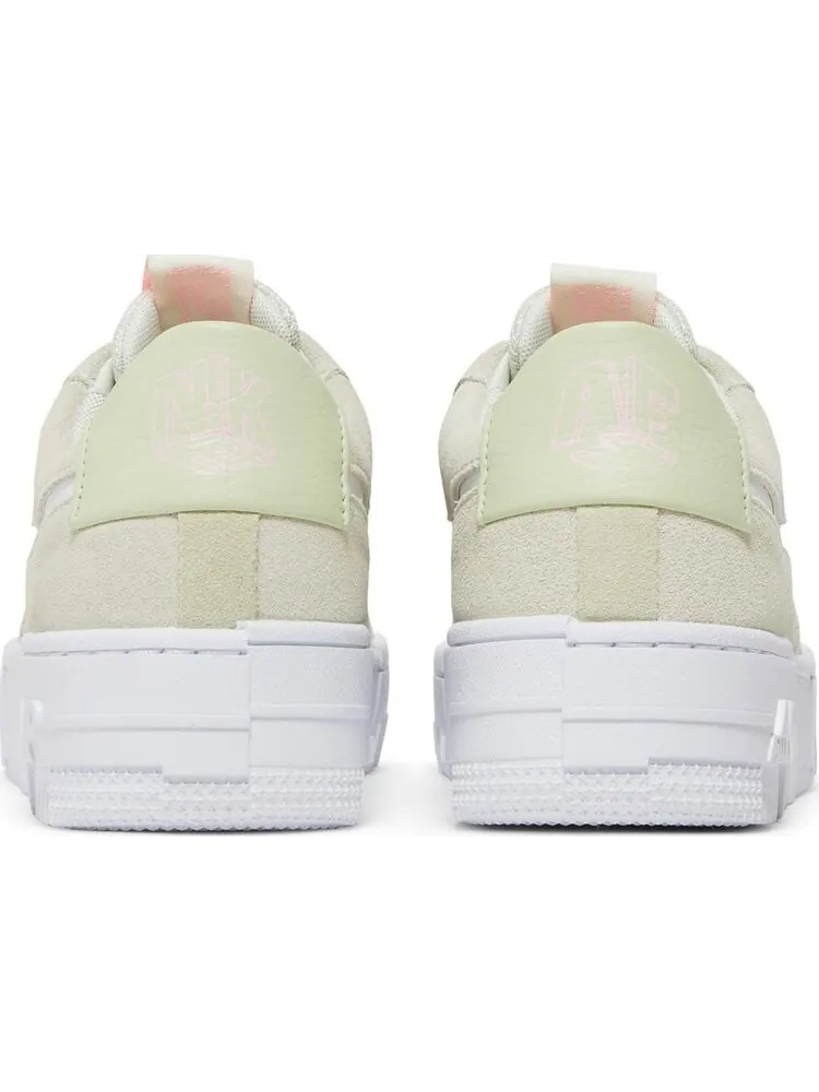 Кроссовки Nike Wmns Air Force 1 Pixel 'Olive Aura' — изображение 6 из 8, белый