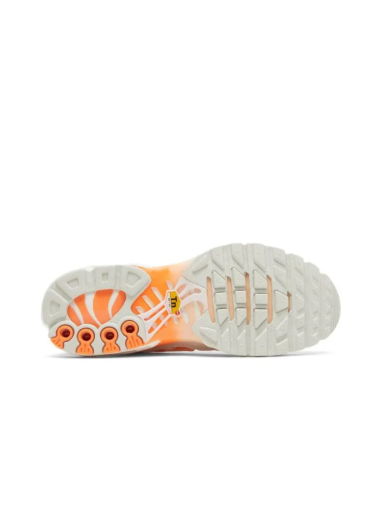 Кроссовки Nike Wmns Air Max Plus 'White Atomic Orange' — изображение 5 из 9