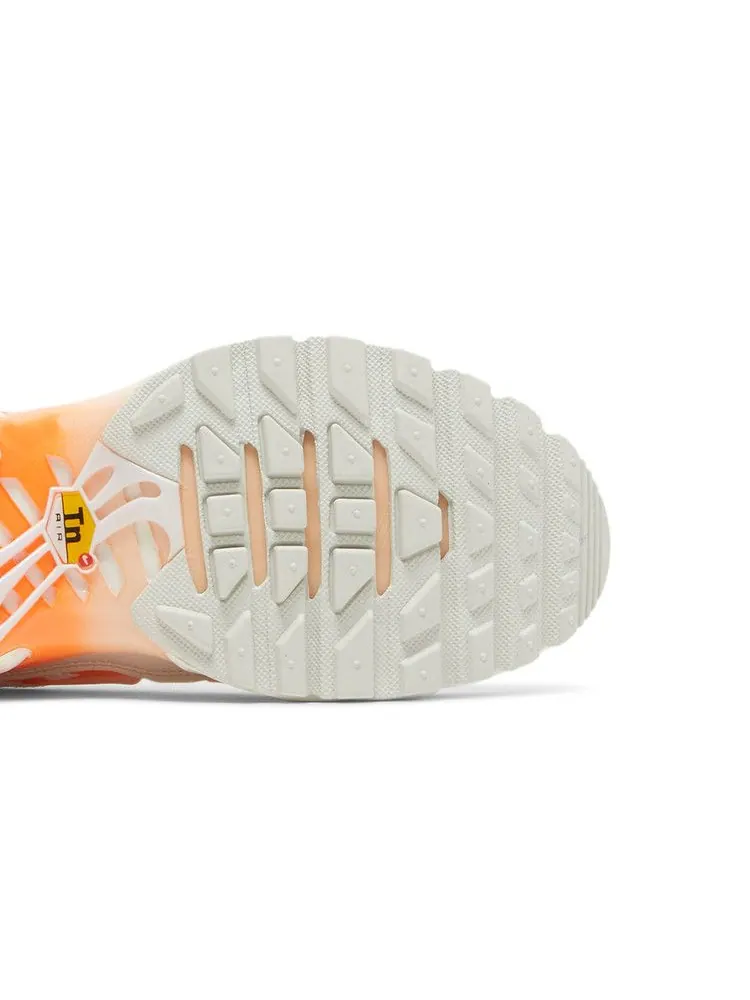 Кроссовки Nike Wmns Air Max Plus 'White Atomic Orange' — изображение 6 из 9