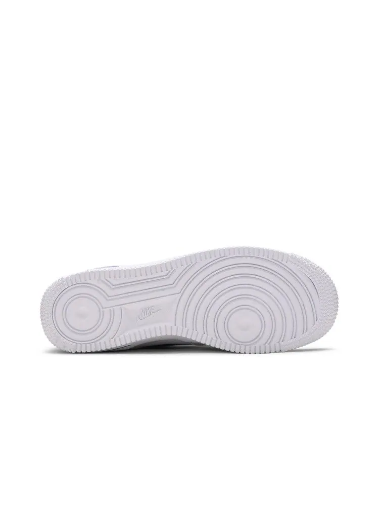 Кроссовки Nike Air Force 1 Low GS 'Doodle Swoosh - White Racer Blue' — изображение 5 из 9, белый/синий/белый